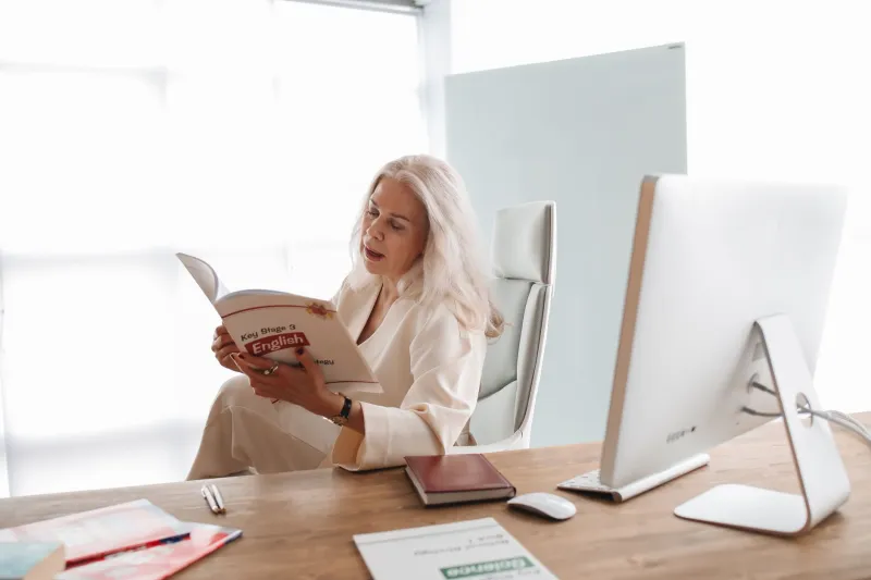How the Adult Brain Learns a New Language — and Why the Struggle Is Actually a Sign It's Working